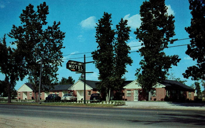 Great Lakes Motel - Old Postcard View